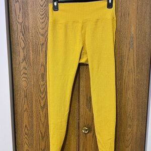 BuffBunny Ribbed Yellow Leggings